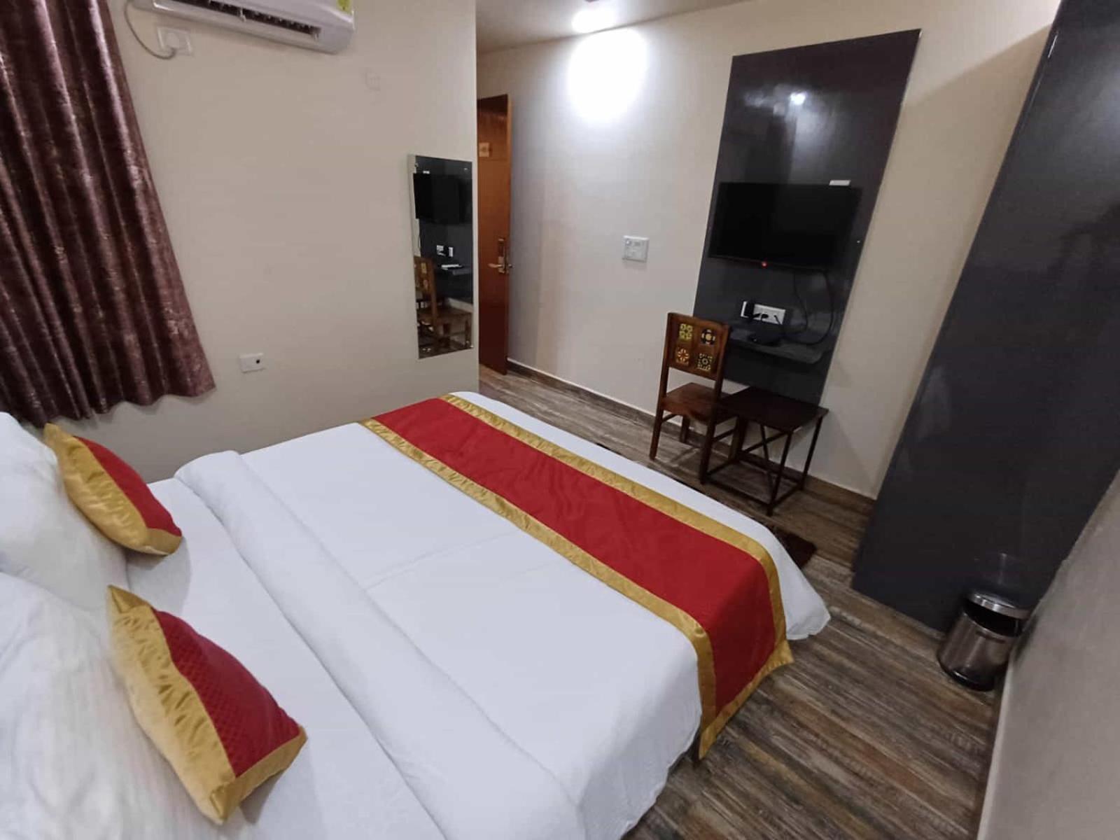 Sarla Hotel Inn Noida Exterior foto